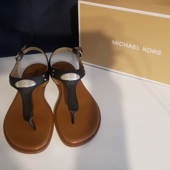 Michael Kors sandals - Picture 2 of 5
